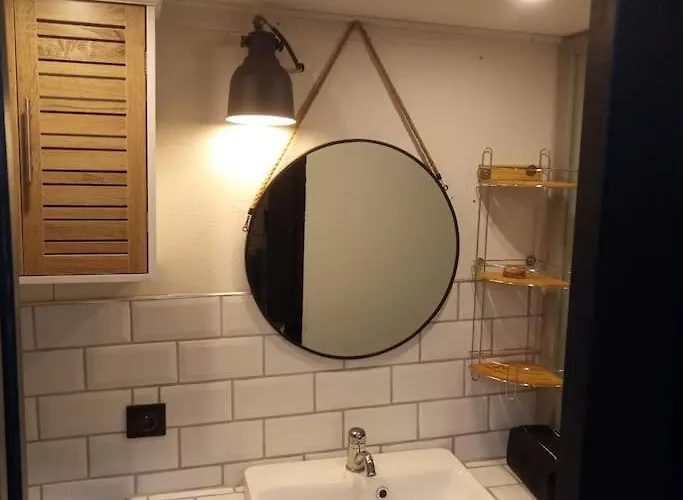 Peniche Chaleureuse Avec Jacuzzi Centre Hotel na wodzie