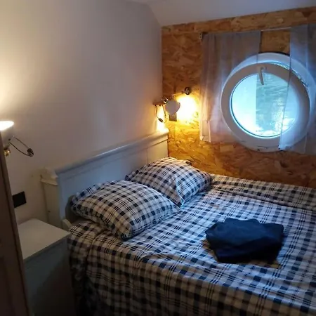 Peniche Chaleureuse Avec Jacuzzi Centre Bateau-hôtel
