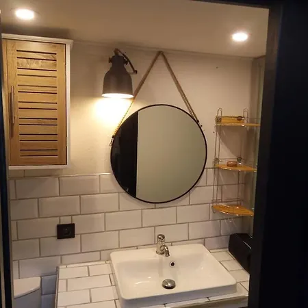 Peniche Chaleureuse Avec Jacuzzi Centre Hotel na wodzie