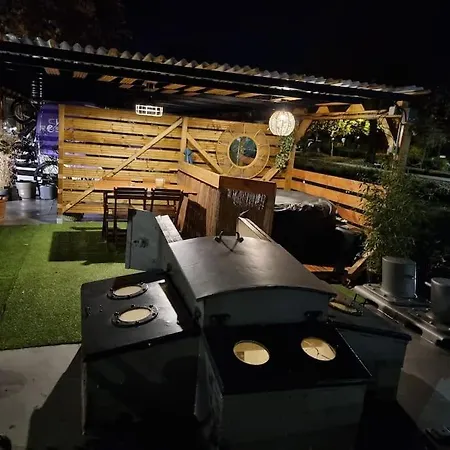 Peniche Chaleureuse Avec Jacuzzi Centre 船上ホテル トゥールーズ