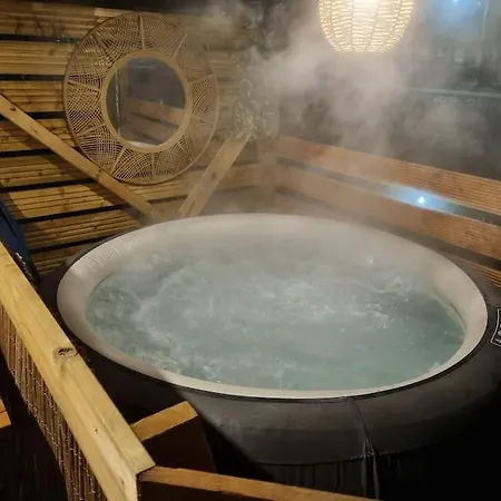 Peniche Chaleureuse Avec Jacuzzi Centre Bateau-hôtel