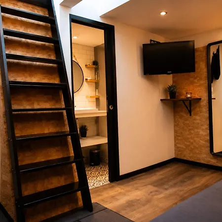 Peniche Chaleureuse Avec Jacuzzi Centre Hotel na wodzie Tuluza