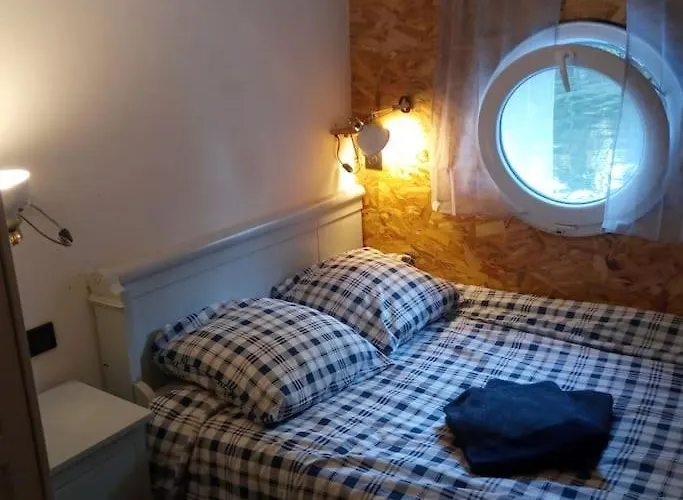 Peniche Chaleureuse Avec Jacuzzi Centre Πλωτό κατάλυμα