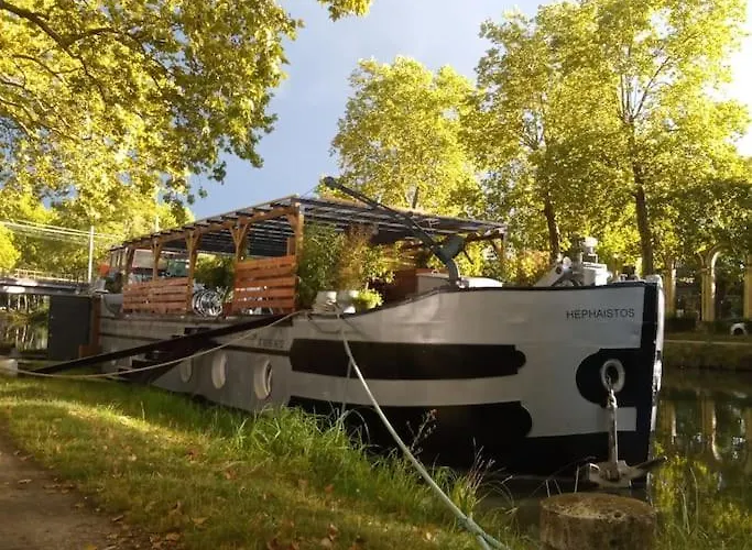Peniche Chaleureuse Avec Jacuzzi Centre